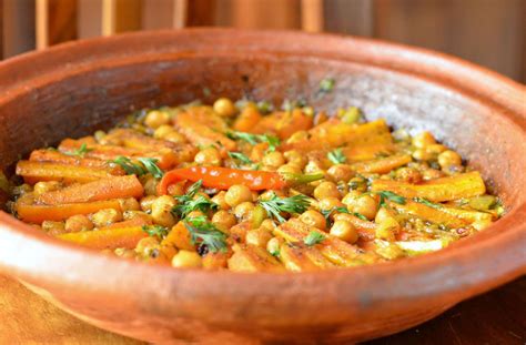 Moroccan Vegetarian Carrot and Chickpea Tagine Recipe