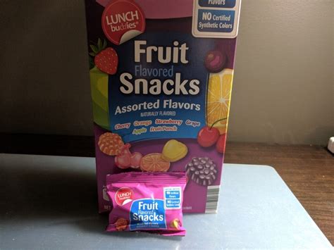 Aldi Lunch Buddies Fruit Flavored Snacks Review | The Off Brand Critic