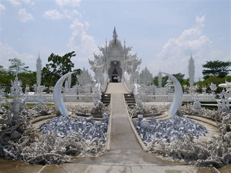 7 Odd, Quirky and Weird Temples in Thailand