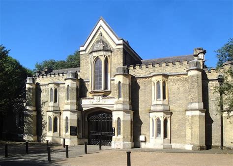 The History of Highgate Cemetery, London N6