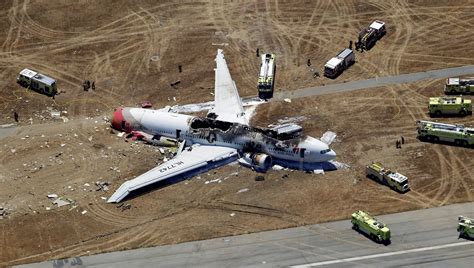 Law firm says it's suing Boeing over Asiana crash