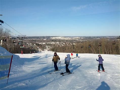 The best Midwest ski resorts for a weekend getaway on the slopes - The Manual