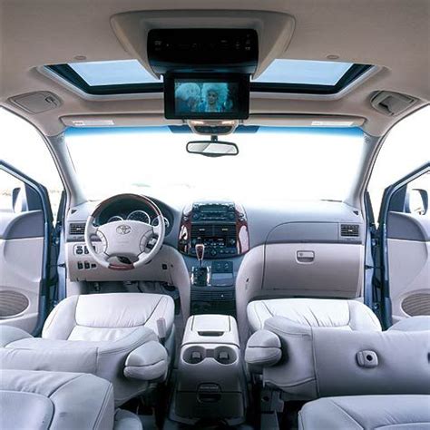 Toyota Sienna XLE - Photos, News, Reviews, Specs, Car listings | Toyota sienna interior, Toyota ...