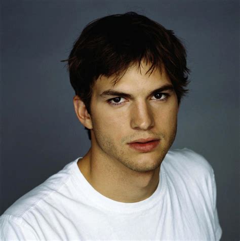 Ashton Kutcher replaces Charlie Sheen on Two and a Half Men | The Geek Generation