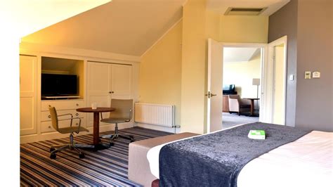 Holiday Inn Glasgow - East Kilbride, Deals & Reviews, East Kilbride | LateRooms.com