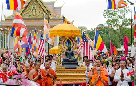 How Khmer Buddhists Reconstructed Identity and Community in the U.S. | Harvard Divinity Bulletin