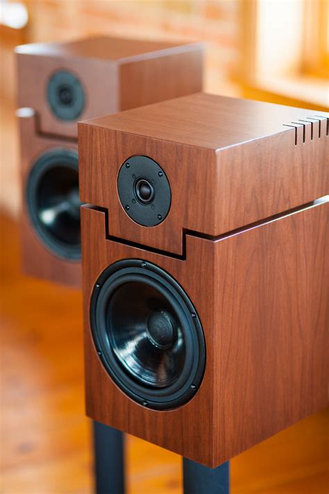 Breathtaking Studio Monitors from VintageSound Labs. Audio in it's finest presentation ...