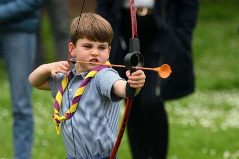 The life and times of Britain's royal children - ABC News