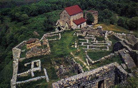 ANCIENT DMANISI – Georgia Voyage – Travel Company