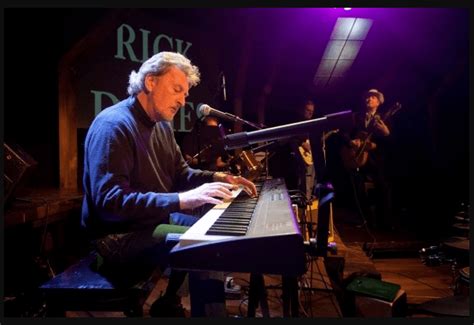 Rick Davies en el Bay Street's 'Typhoon Relief for the Philippines' Benefit Concert - Supertramp ...