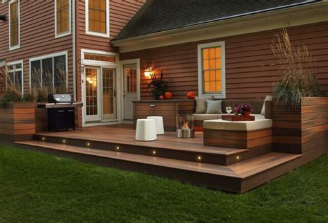 15 Stimulating Modern Contemporary Hardscapes with Wood | Low deck ...