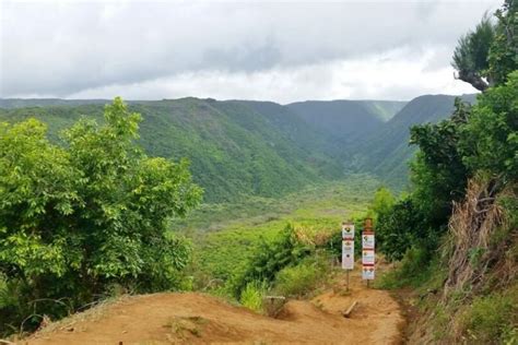 Pololu Valley (famous views!) 🌴 Hike to Pololu Valley beach OR just see ...