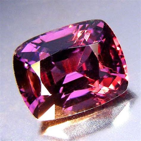 Striking 3.35 cts Natural color change Spinel beautiful cut