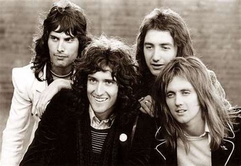 Queen - Classic Rock Photo (17508380) - Fanpop