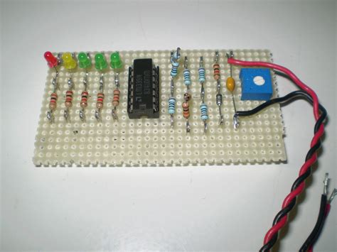 12V Battery Level Indicator Circuit - ElectroSchematics.com