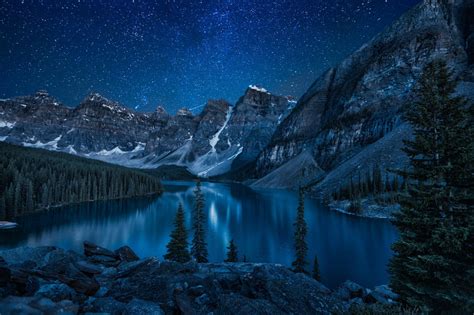 Moraine Lake: A Winter Night Sky HD Wallpaper