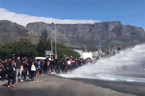 Cape Town protests: Police clash with women-led demonstrators [video]