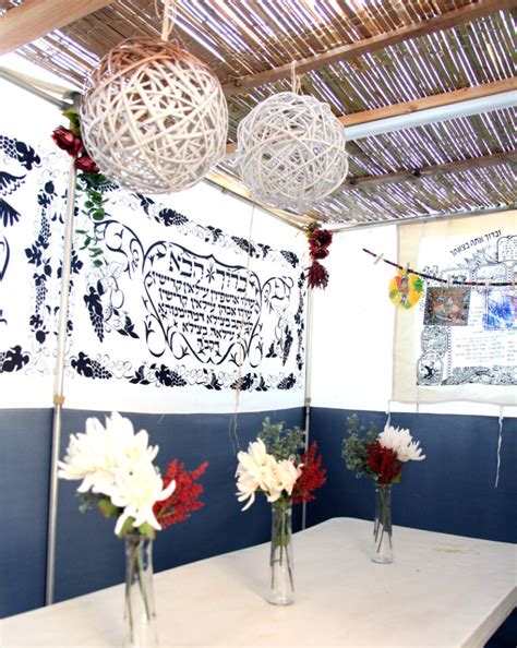 Cool Sukkah Decorating Ideas - Jewish Moms & Crafters