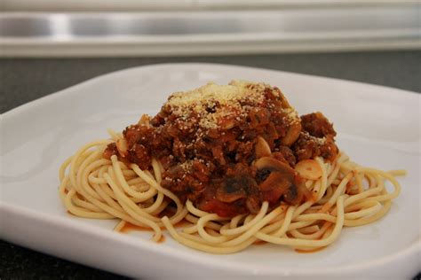 Tummy Thrills: Spaghetti Bolognese with Mushrooms