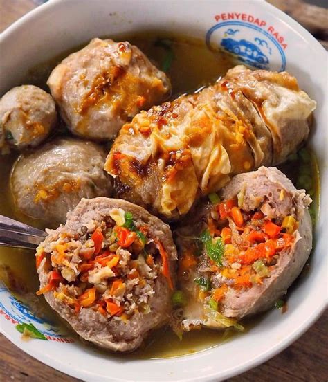 Bakso yang digulung pake kulit tahu ? boleh juga nih..🤩⁣⁣ di 2020 ...