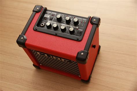 CRINSON MUSIC AND GUITARS: Roland Microcube GX Red