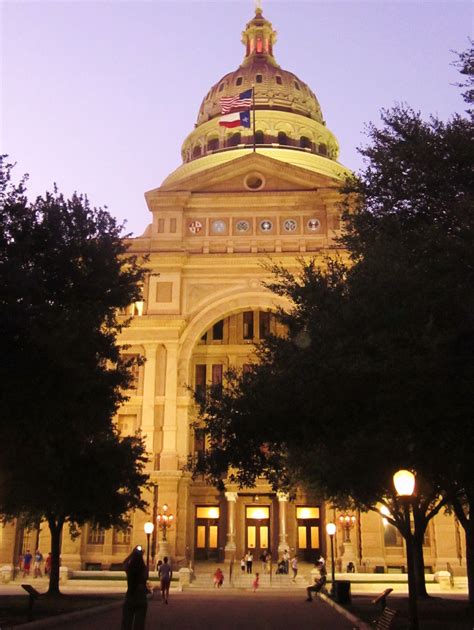 Texas Capitol Building in Austin is at its most glamorous at dusk. | Capitol building, Loving ...