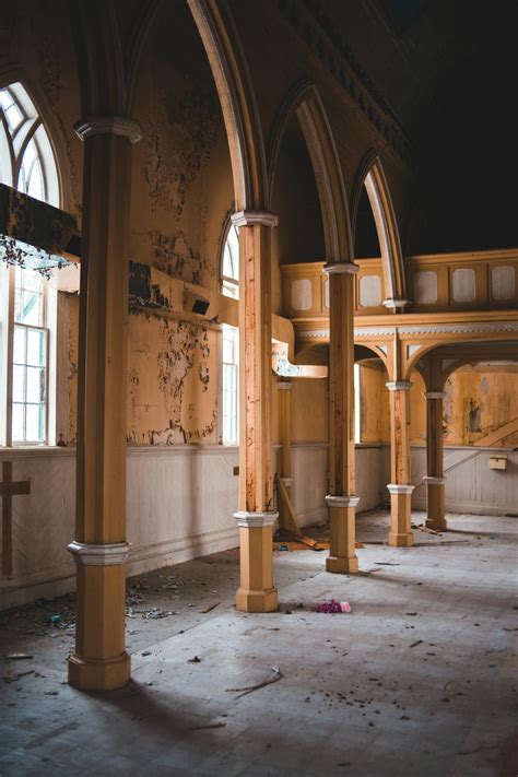 Abandoned Church Building · Free Stock Photo