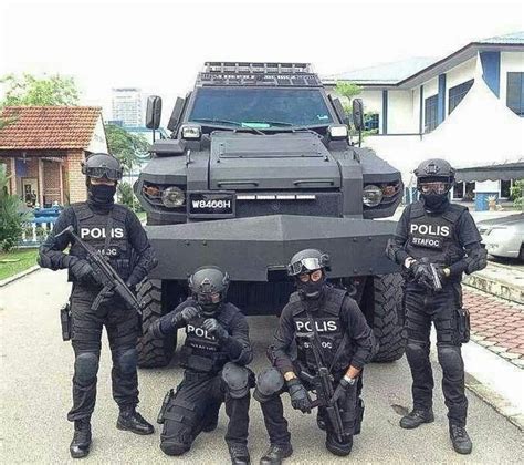 Uniform Polis Diraja Malaysia