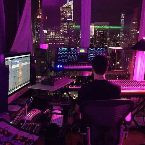 9 Insane LED Recording Studio Setups | Home studio music, Music studio room, Recording studio setup