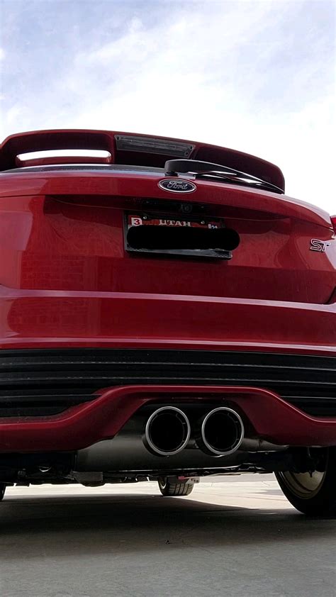 New Ford Performance exhaust. I love the low rpm gurgles. : r/FocusST