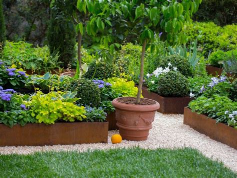 How To Create Formal Raised Garden Beds Full Of Flowers | Gardening Know How