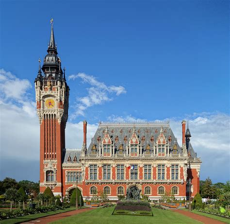 Calais Town Hall, France - Flemish Neo-Renaissance style [2259 x 2200] : r/europe