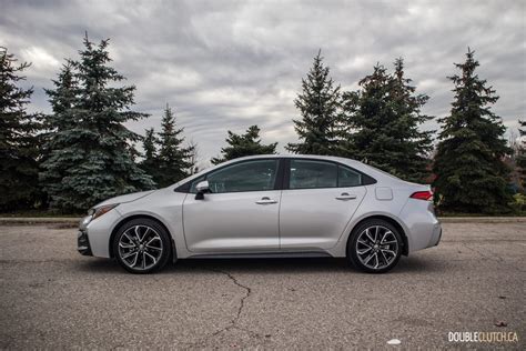 2020 Toyota Corolla SE 6MT Review | DoubleClutch.ca