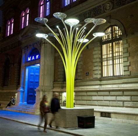 Ross Lovegrove Unveils Spectacular Solar Tree in London For Clerkenwell Design Week