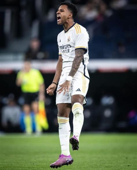 Rodrygo Goes: Unleashing the Artistry of Football on…