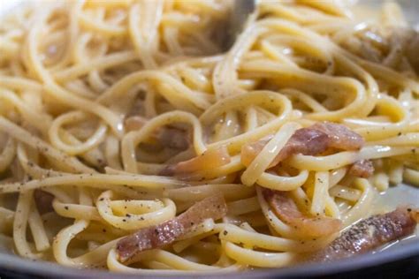 Linguine Carbonara: Creamy and Dreamy