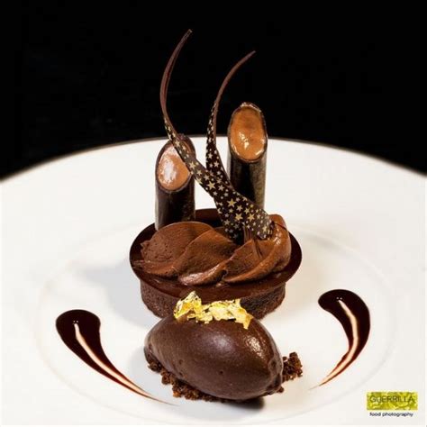 20 Awesome Food Plating Ideas | Postres gourmet, Postres de chocolate, Postres fríos