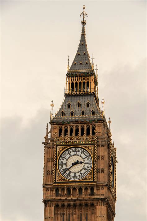 Low-angle Photography of Big Ben in London · Free Stock Photo