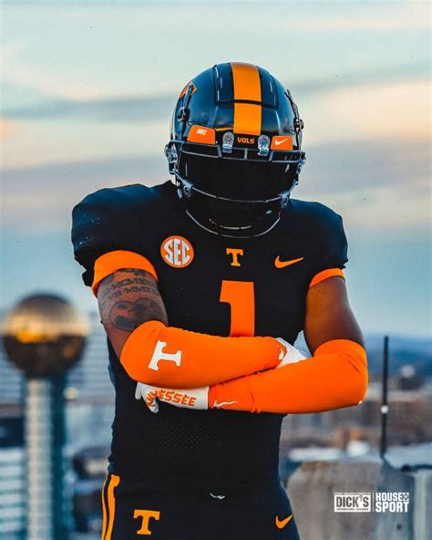 Tennessee football black uniforms return for Kentucky game