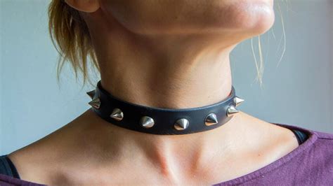 What Does a Choker Necklace Mean? (Answered)