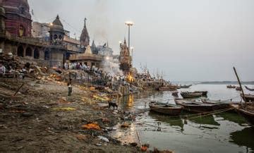 1,202 Cremation Ganges Stock Photos - Free & Royalty-Free Stock Photos ...