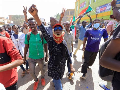 Sudan protesters rally, defying a year of post-coup crackdowns | News ...