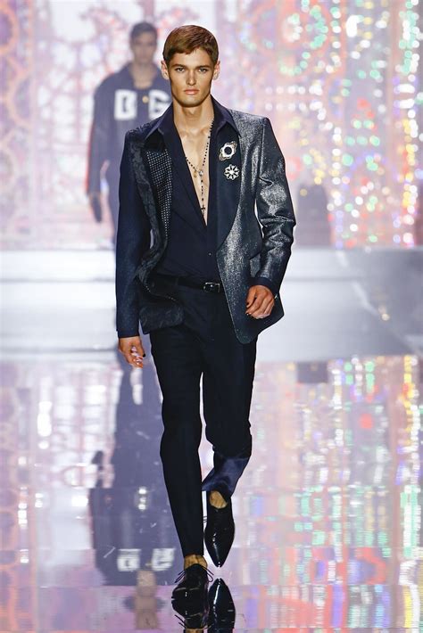 Dolce & Gabbana Spring 2022 Men's Fashion Show | The Impression