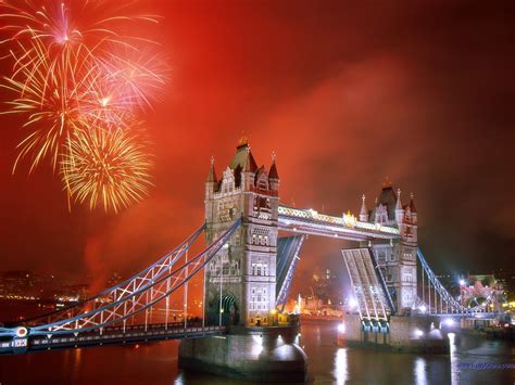 World Visits: London England at Night View look Very Nice