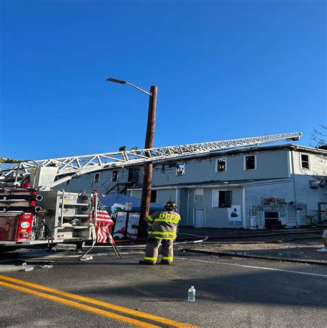 Fire destroys Block Island hotel, visitors asked to stay away : r/RhodeIsland