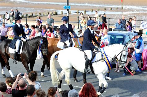 78 pictures from Cleethorpes Carnival Parades since the 70s - Grimsby Live