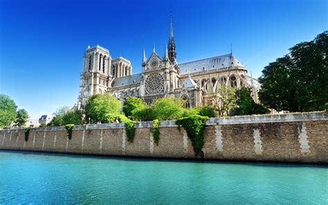 Notre Dame Cathedral, Paris, France - Traveldigg.com