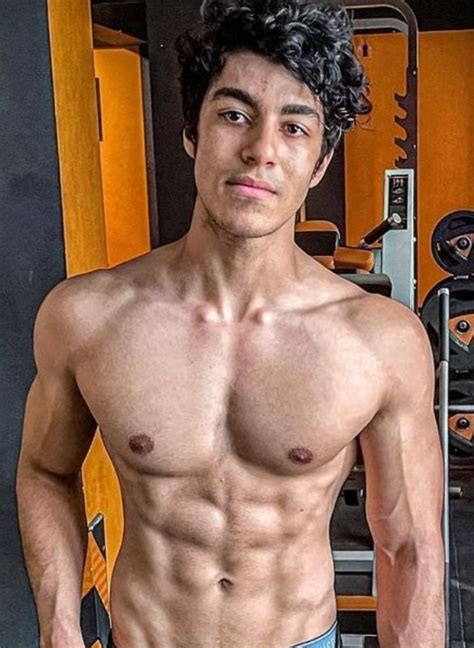 Saket Gokhale (Fitness YouTuber) Height, Age, Family, Biography & More » StarsUnfolded