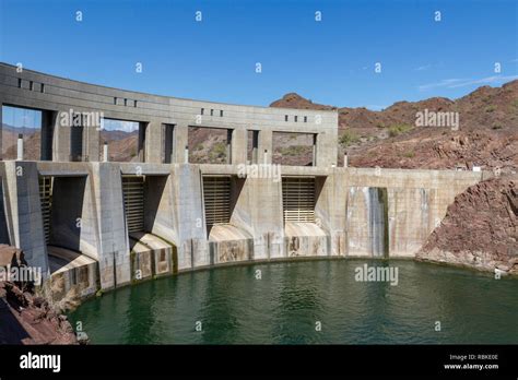 The Parker Dam and the Colorado River, on the border of California ...