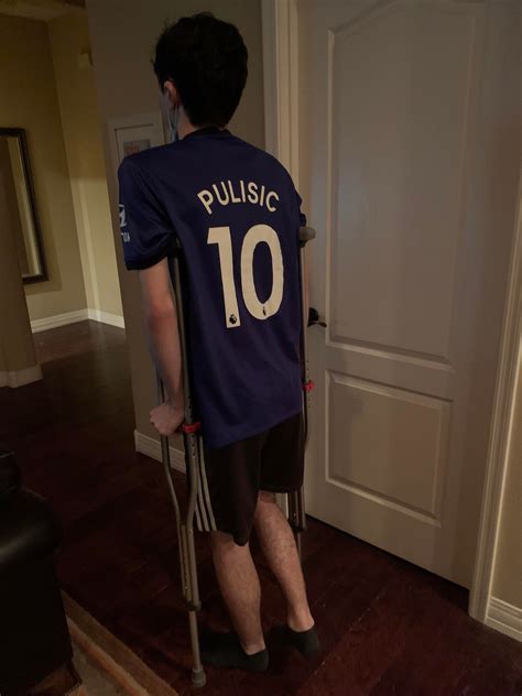 No one appreciates the Halloween costume I put on at the last second in America :( : r/chelseafc